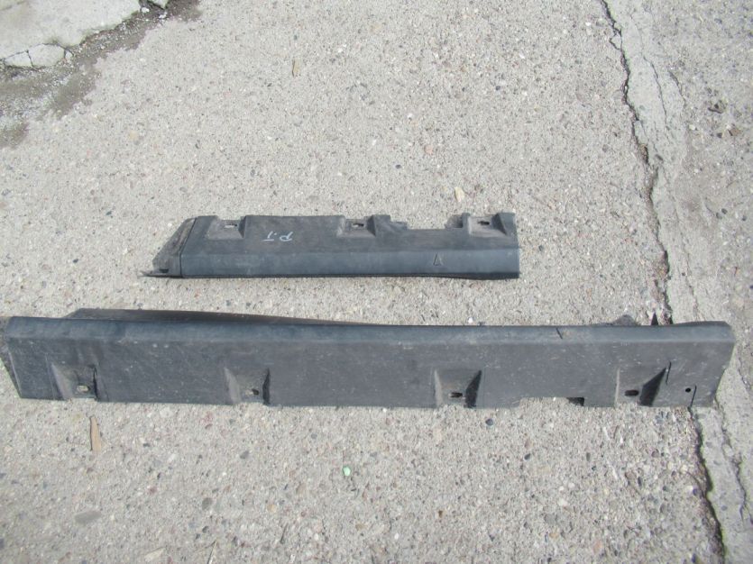 TRANSIT COURIER MK2 1.5 próg prawy