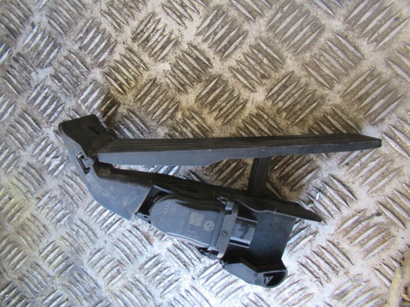 BMW 4 F36 430i 16 r. 2.0 I PEDAŁ GAZU 6853175