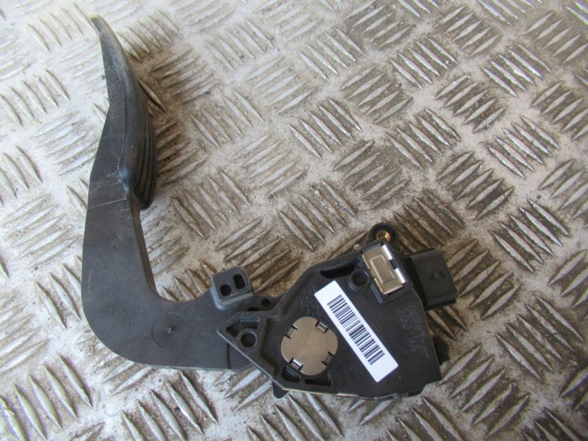 DACIA DOKKER LIFT 1.3 TCE PEDAŁ GAZU 180021343R