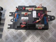 BMW 4 F36 430i 16 r. SKRZYNKA BEZPIECZNIKÓW 9389070 01