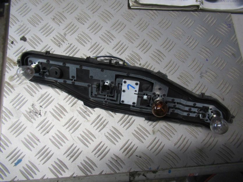DACIA LODGY WKŁAD LAMPY LEWY TYŁ