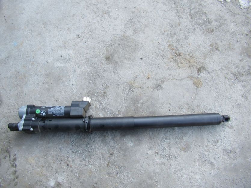 BMW 4 F36 430i 16 r. GRAND COUPE SIŁOWNIK KLAPY LEWY 7432376