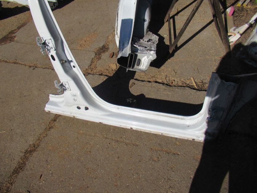 DACIA DUSTER I LIFT 2015 R. PRÓG PRAWY SŁUPEK WYSYŁKA