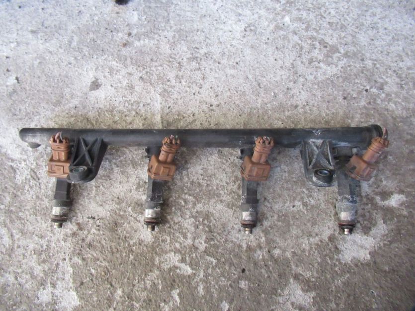 DACIA LODGY DOKKER 1.6 8V WTRYSKIWACZ WTRYSK PALIWA 0280158034