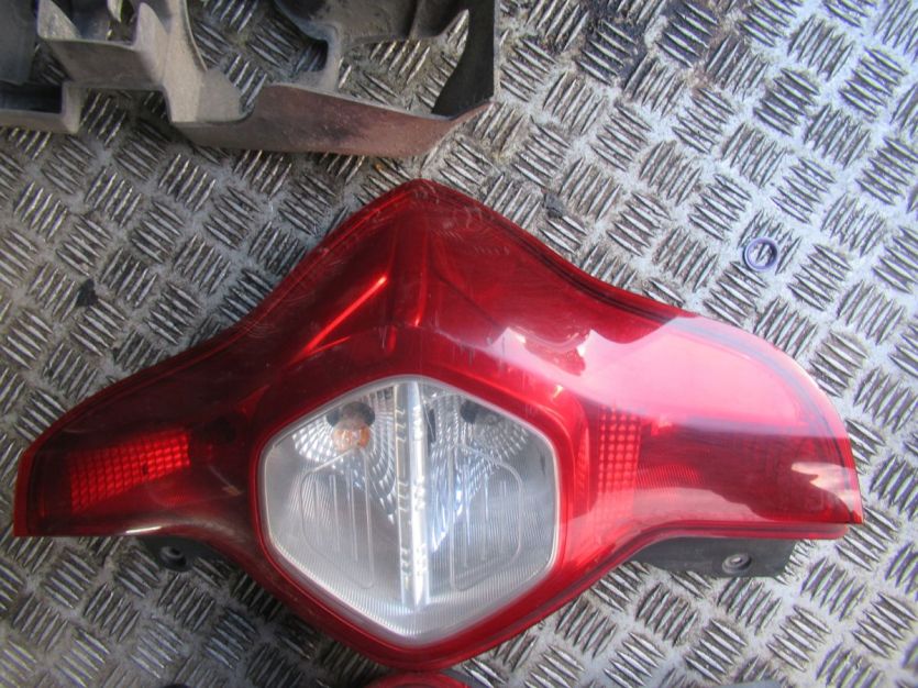 DACIA LODGY LAMPA PRAWA PRAWY TYŁ 265502184R