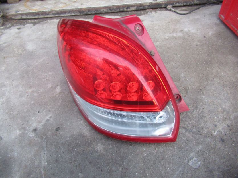 HYUNDAI VELOSTER LAMPA LEWY TYŁ LEWA 2013 R