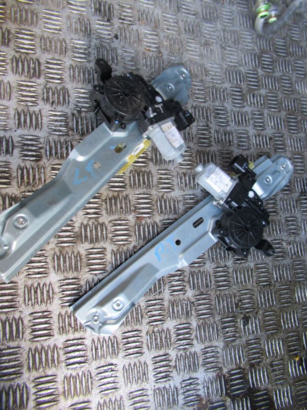 FORD C-MAX MK2 2011 R. 1.6 ECOBOOST MECHANIZM SZYBY PRAWY TYŁ