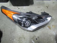 HYUNDAI VELOSTER LAMPA PRAWA PRAWY PRZÓD 92102-2V WYSYŁKA