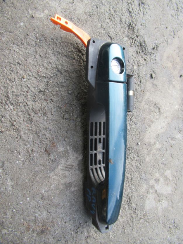 toyota rav4 II II 2.0 D KLAMKA PRAWY PRZÓD 2002 R.