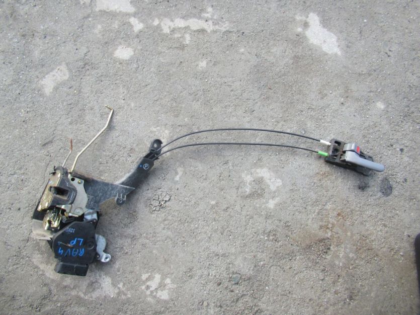 toyota rav4 II II 2.0 D. ZAMEK LEWY PRZÓD 6PIN 5D 2002 R.