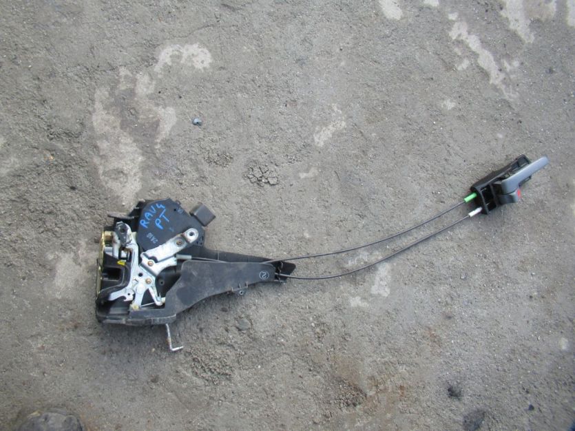 toyota rav4 II II 2.0 D. ZAMEK PRAWY TYŁ 2PIN 5D 2002 R.