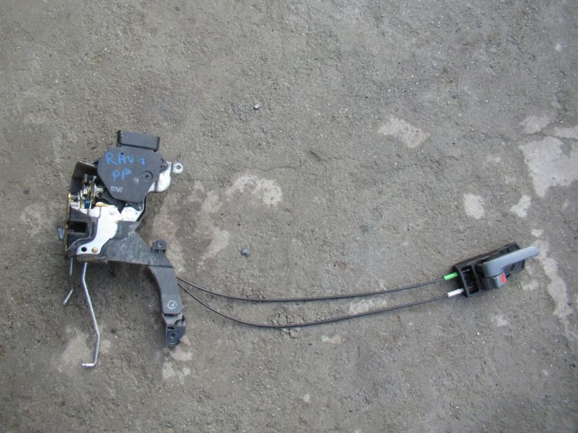 toyota rav4 II II 2.0 D. ZAMEK PRAWY PRZÓD 6PIN 5D 2002 R.