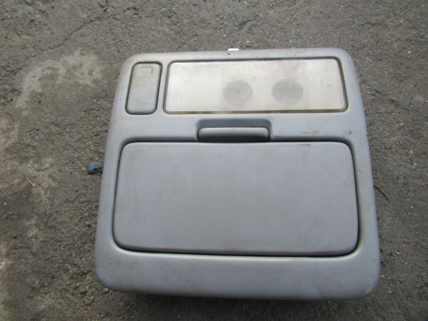 toyota rav4 II II 2.0 D. LAMPKA OSWIETLENIA KABINY 2002 R.