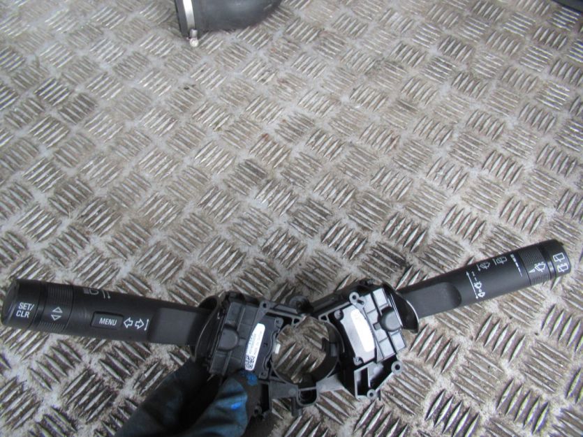 OPEL MERIVA B LIFT 1.4 T PRZEŁACZNIKI POD KIEROWNICE