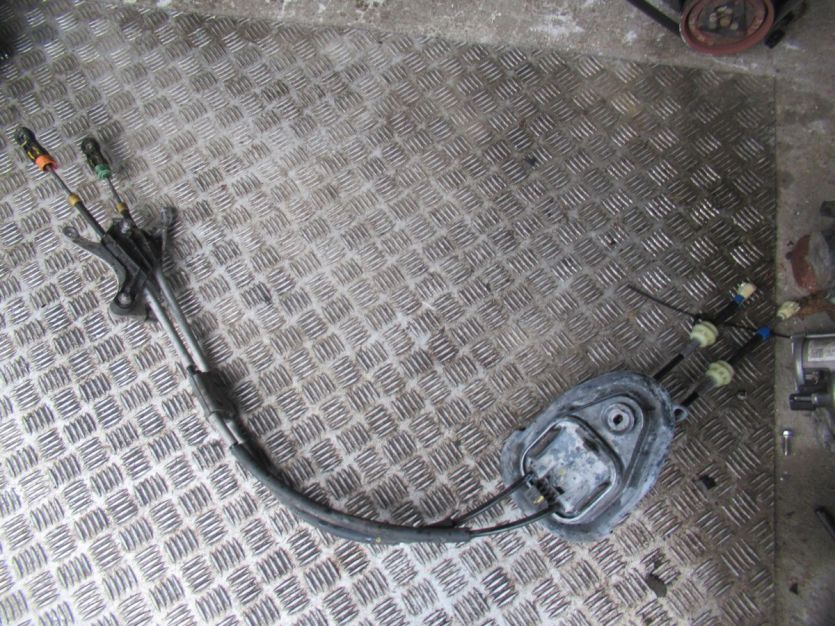 PEUGEOT 5008 II 2018 R. 1.2 THP LINKI ZMIANY BIEGÓW