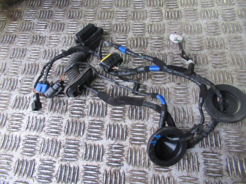 KIA CEED II HB 2014 R. WIAZKA DRZWI PRAWY PRZÓD 91610-A2060