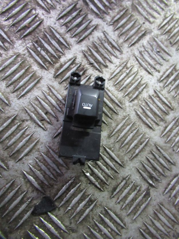 KIA CEED II HB 2014 R. PRZEŁACZNIK PRAWY PRZÓD 93580-A2000