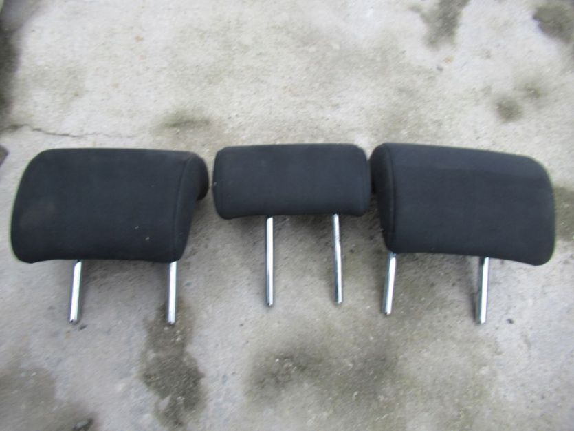 NISSAN JUKE I LIFT 2015 R. ZAGŁÓWKI TYŁ KOMPLET