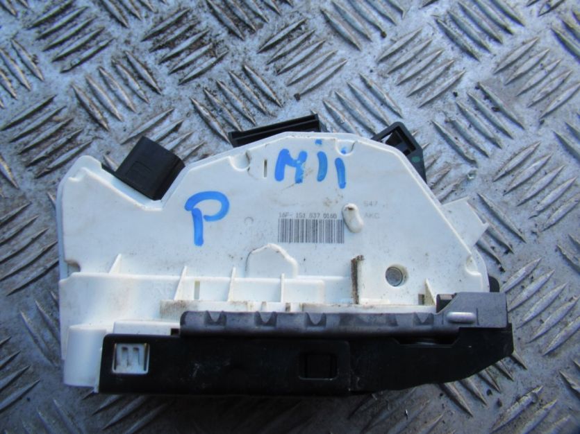 SEAT MII ZAMEK PRAWY 1S1837016B