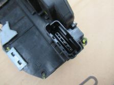 NISSAN JUKE I LIFT 2015 R. ZAMEK PRAWY PRZÓD 3PIN