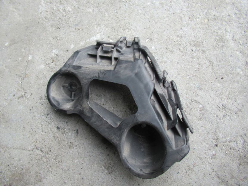 SKODA SCALA SLIZG ZDERZAKA LEWY TYŁ 657807393A