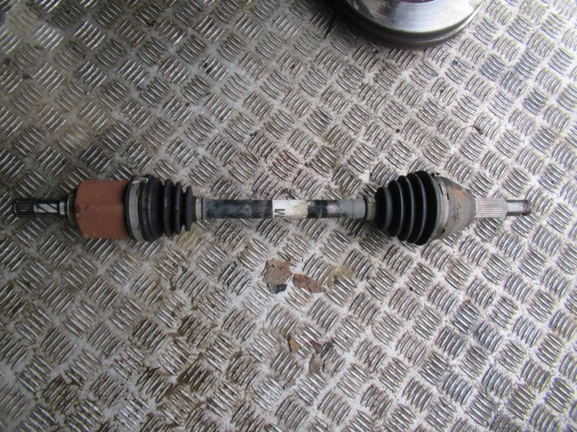 NISSAN JUKE I LIFT 2015 R. 1.2 DIG-T PÓŁOŚ LEWA