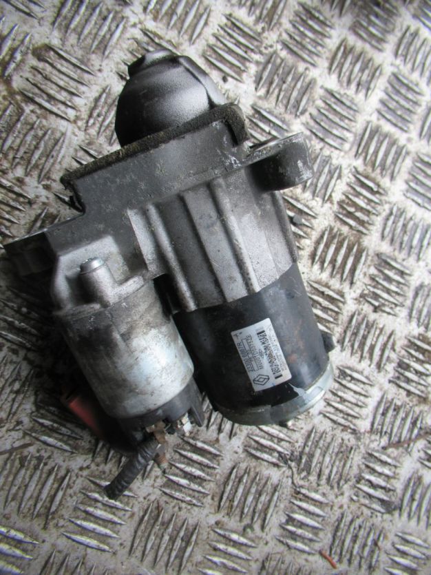 NISSAN JUKE I LIFT 2015 R. 1.2 DIG-T ROZRUSZNIK 233006867R