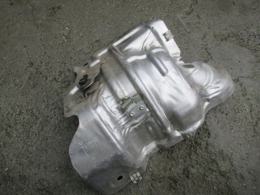 NISSAN JUKE I LIFT 2015 R. OSŁONA TERMICZNA TURBO 144504628R