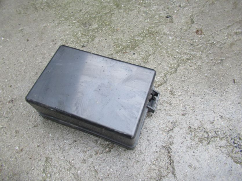 NISSAN JUKE I LIFT 2015 R. 1.2 DIG-T SKRZYNKA BEZPIECZNIKÓW