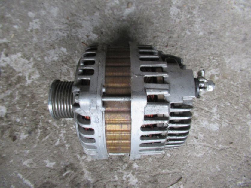 NISSAN JUKE I LIFT 2015 R. 1.2 DIG-T ALTERNATOR 23100-BV80A