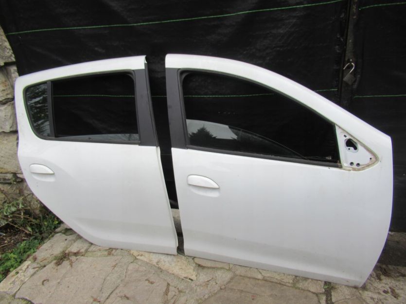 SANDERO II 2019 R. DRZWI PRAWY TYŁ DV369