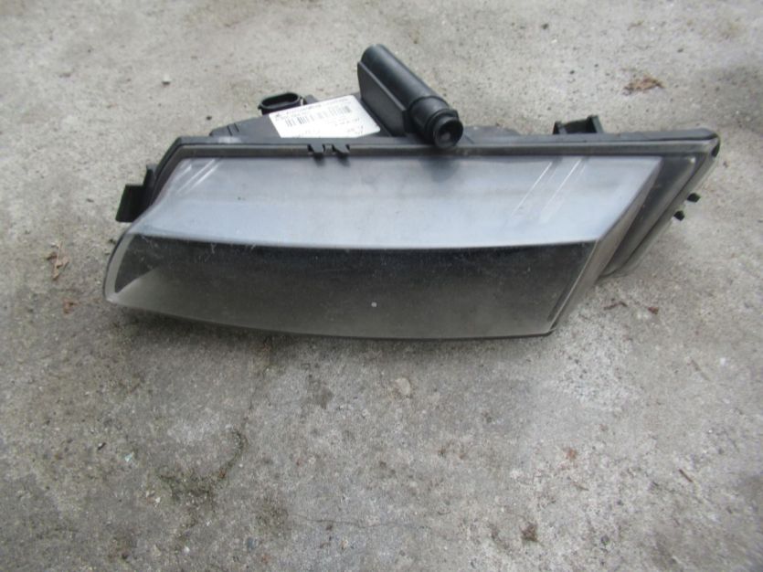 BMW E81 E87 5D 2.0 D HALOGEN LEWY