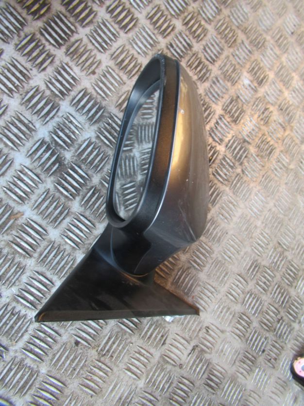 BMW E81 E87 5D 2.0 D LUSTERKO LEWE 5PIN