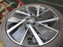 SKODA felga aluminiowe FELGA Skoda OE KAMIQ 7.0" 18" 5x100 ET39 658601025J