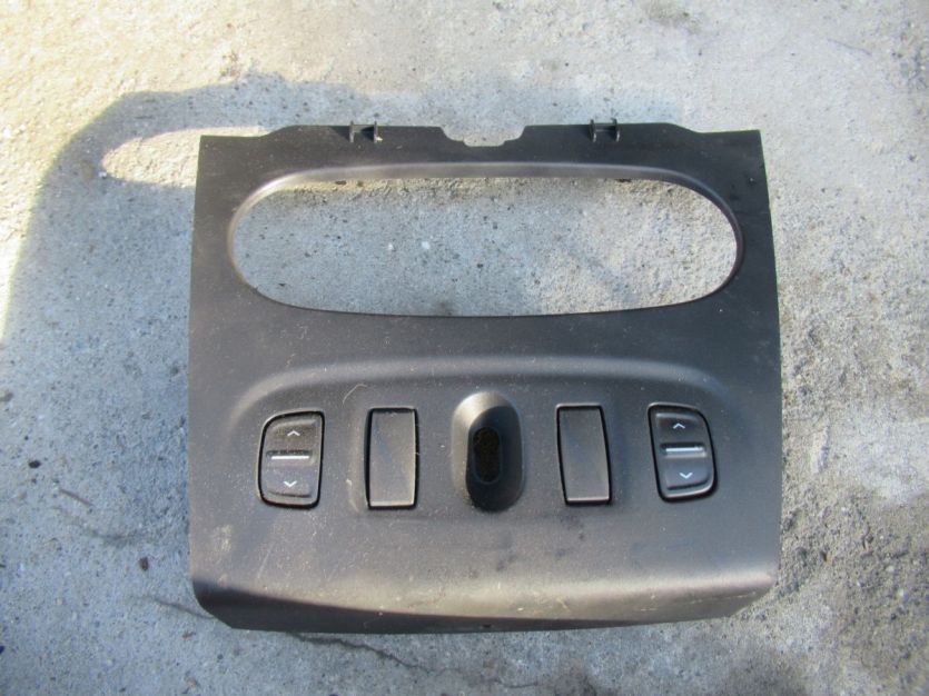 LOGAN II MCV KOMBI 2016 R. PRZEŁACZNIK SZYB