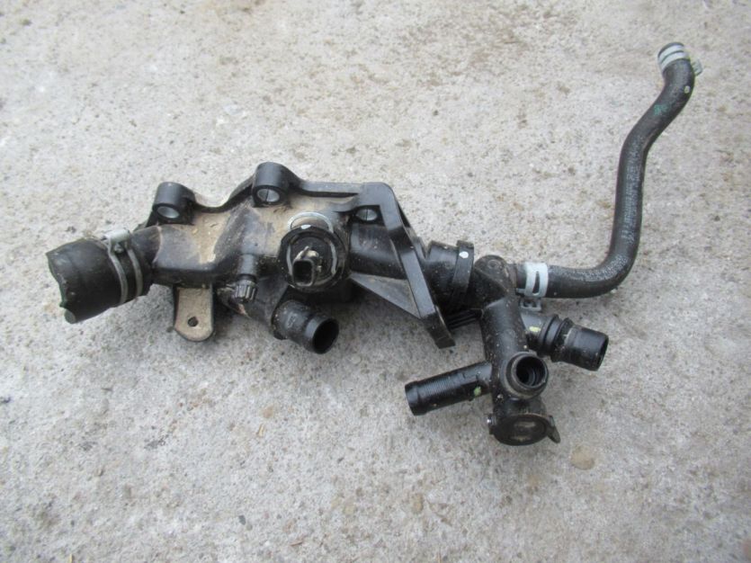 SANDERO II LIFT 2019 R. 0.9 TCE OBUDOWA TRMOSTATU 110608635R