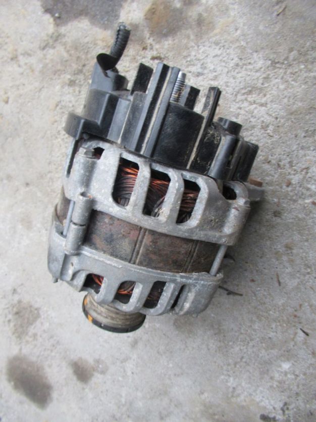 SANDERO II LIFT 2019 R. 0.9 ALTERNATOR 231005300R