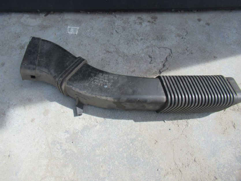 BMW F10 F11 2.0 D WLOT POWIETRZA 7811597-03