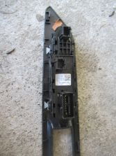 PEUGEOT 5008 II 2018 R. PRZEŁACZNIK SZYB LEWY 98248414ZD