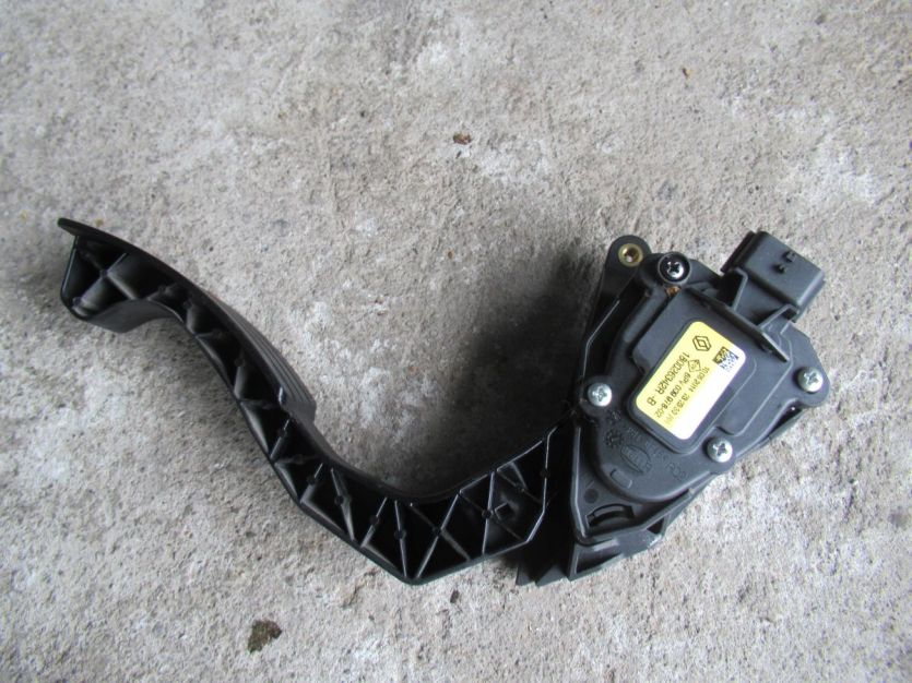 DACIA SANDERO II 1.2 PEDAŁ GAZU 180026342R-B