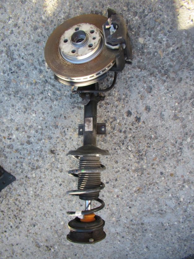 SKODA SCALA 1.0 AMORTYZATOR LEWY ZWROTNICA LEWA 2Q0907561C