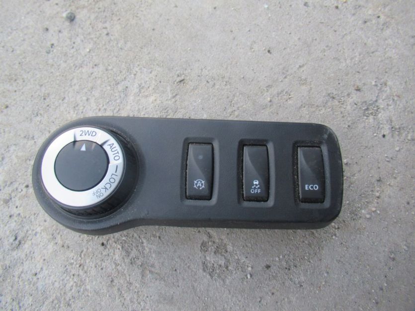 DACIA DUSTER I LIFT 4X4 4WD PRZEŁACZNIK NAPĘDÓW