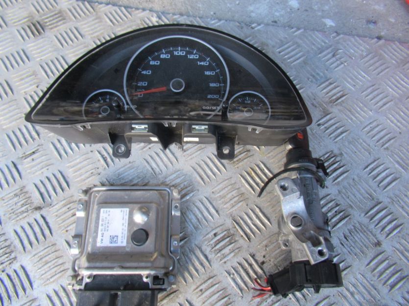 SEAT MII SILNIK 1.0 KOMPUTER STEROWNIK 44KW 2013 R. 04C906020F