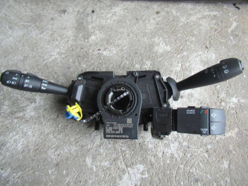 DACIA SANDERO II PRZEŁĄCZNIK 681722712R