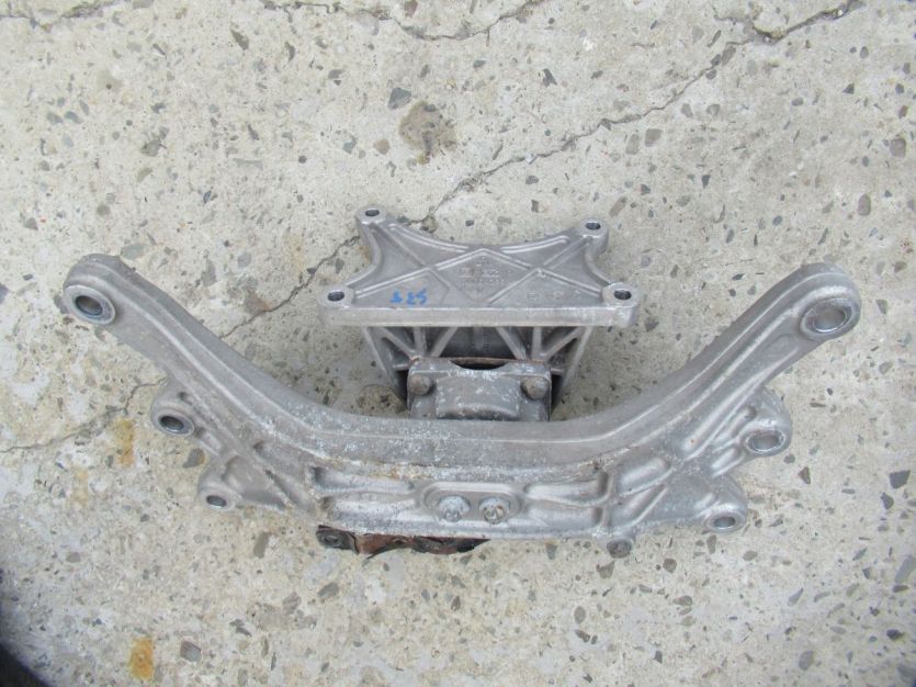 MASERATI GHIBLI M157 3.0 D PODUSZKA ŁAPA SKRZYNI