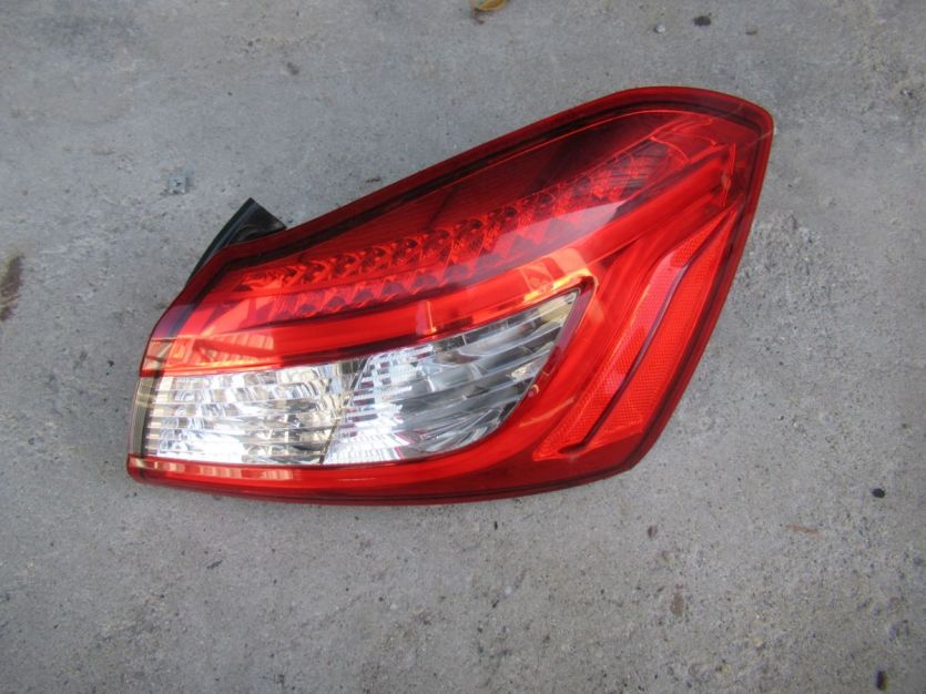 MASERATI GHIBLI LAMPA PRAWY TYŁ EU GHIBLI M157 06700C84810