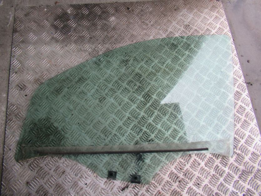 DACIA LODGY DOKKER SZYBA LEWY PRZÓD 2016