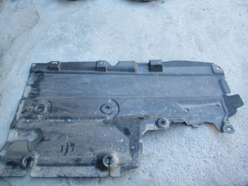 DACIA JOGGER OSŁONA PODWOZIA PRAWA 748143712R