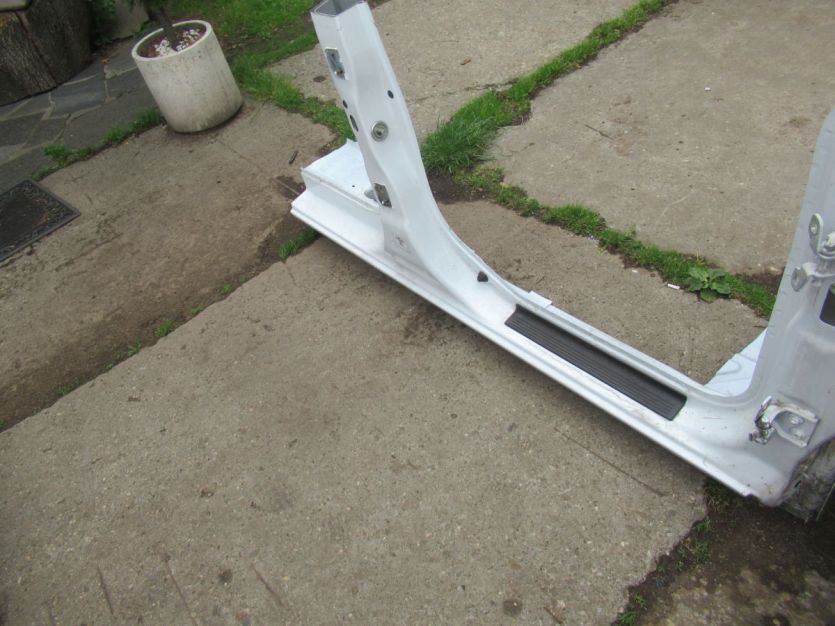 DACIA LODGY PRÓG PRAWY SŁUPEK