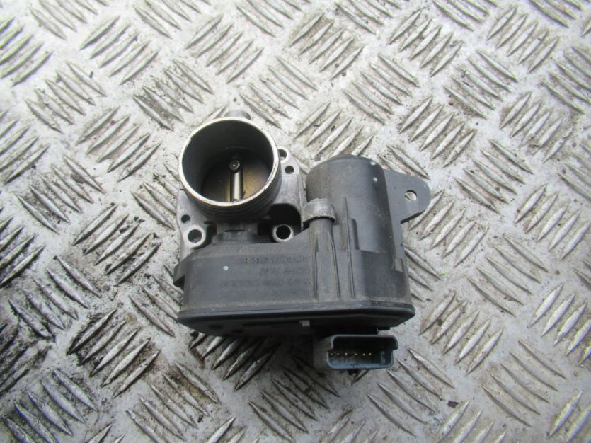 PEUGEOT 2008 I 2015 R. 1.2 VTI PRZEPUSTNICA 9673622300